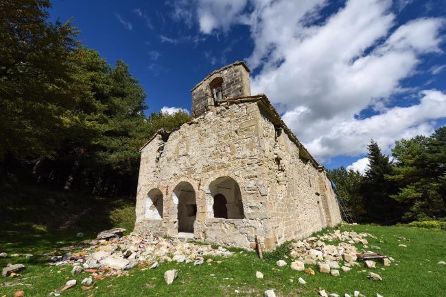 La chiesa di Santa Maria in Pantano a Montegallo dopo il terremoto