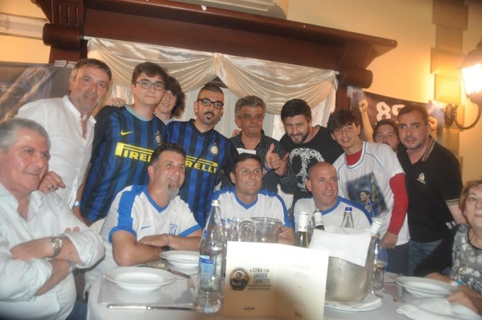 Un'immagine della cena con Javier Zanetti