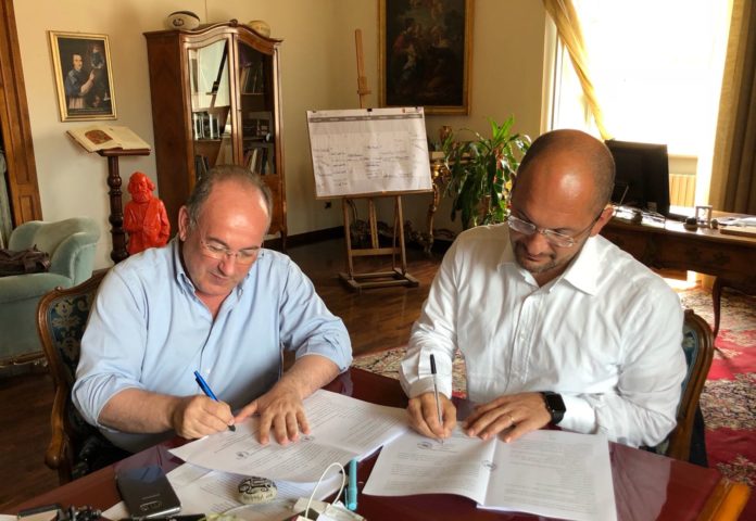 La firma dell'accordo tra il Comune di Ascoli Piceno e Consind