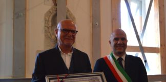 Gabriele Gabrielli con il sindaco di Offida